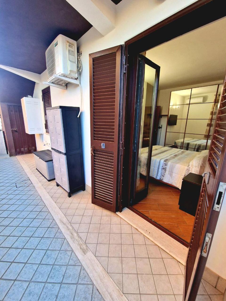 Domus Livio, 7 Min Fco Airport, Free Wifi, Garden Apartment, 2 Tv Hd Fiumicino Esterno foto