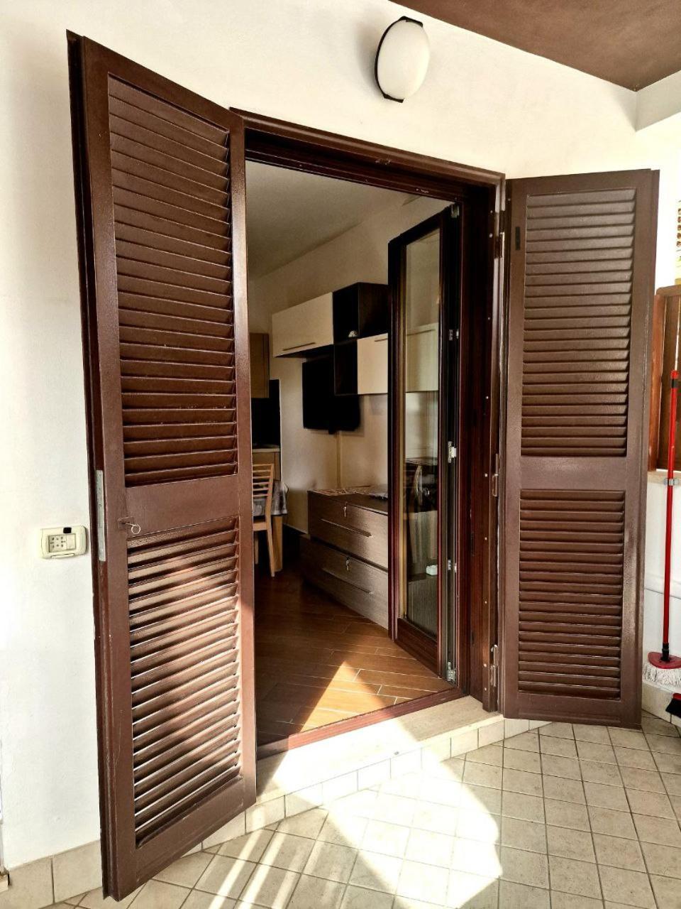 Domus Livio, 7 Min Fco Airport, Free Wifi, Garden Apartment, 2 Tv Hd Fiumicino Esterno foto